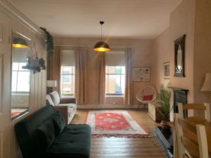 Living area- click for photo gallery